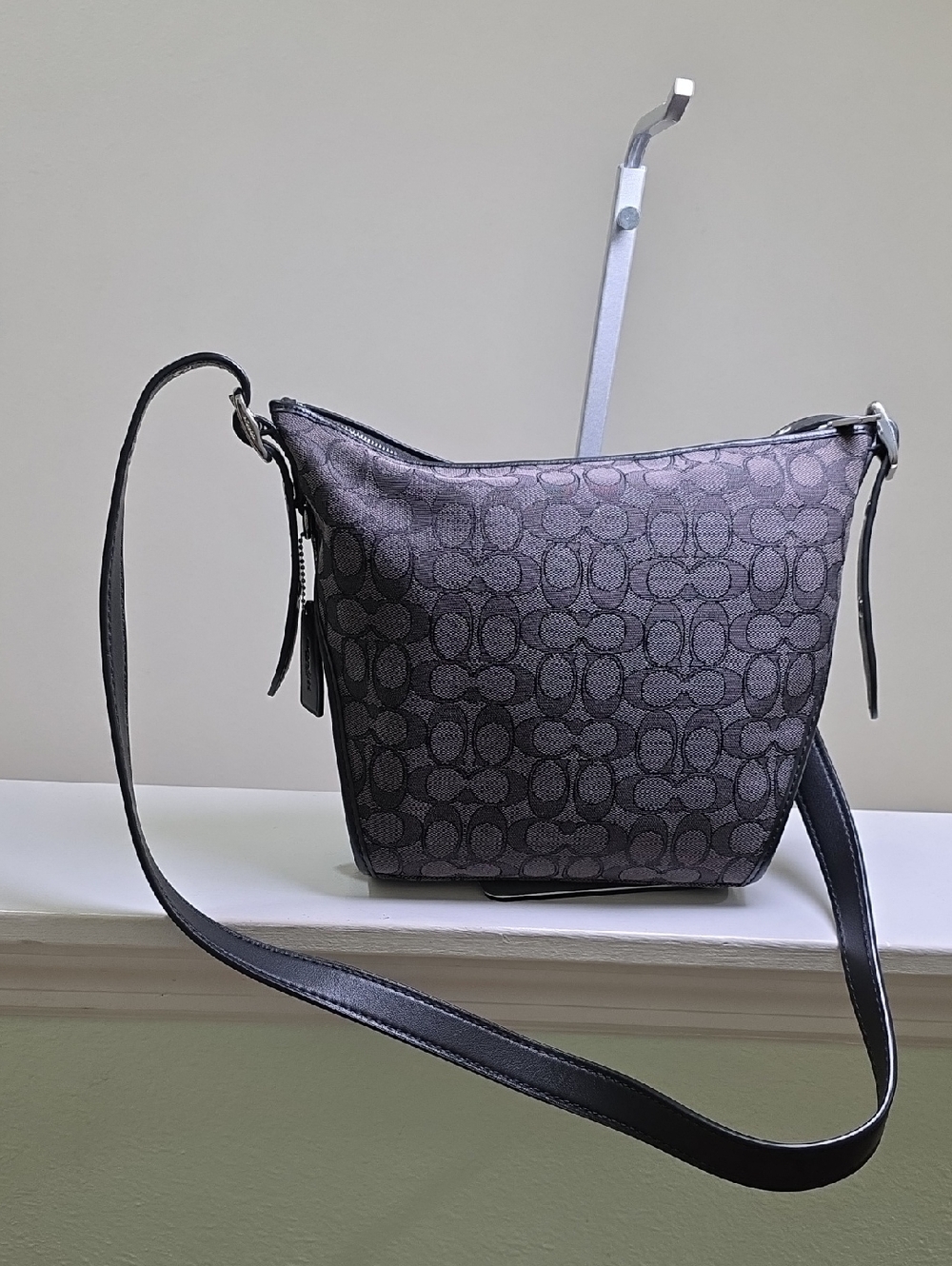 COACH 25697 Signature Black Smoke Dufflette Shoulder Bag Crossbody Like New - Picture 10 of 16